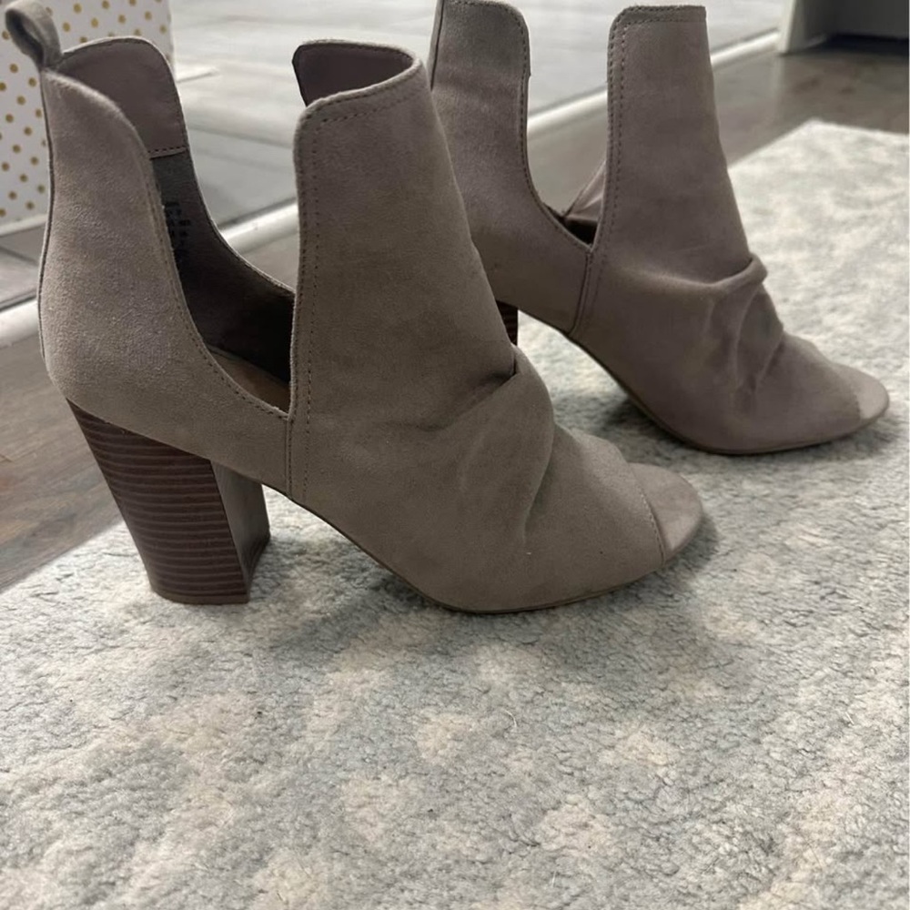 Women's Suede Peep-Toe Ankle Boots - Picture 2 of 3